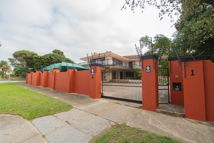 4 Bedroom Property for Sale in Humewood Eastern Cape